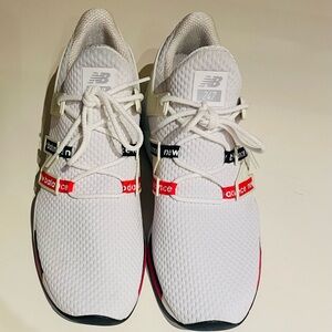 Brand new!🎁
Never worn, from Sample sale at New Balance.
Size 9.5 mens
PERFECT 🎁